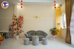Nội thất nhà phố hiện đại Long Xuyên tone vàng