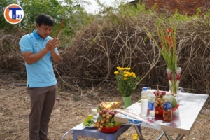 Chủ nhà cúng khởi công