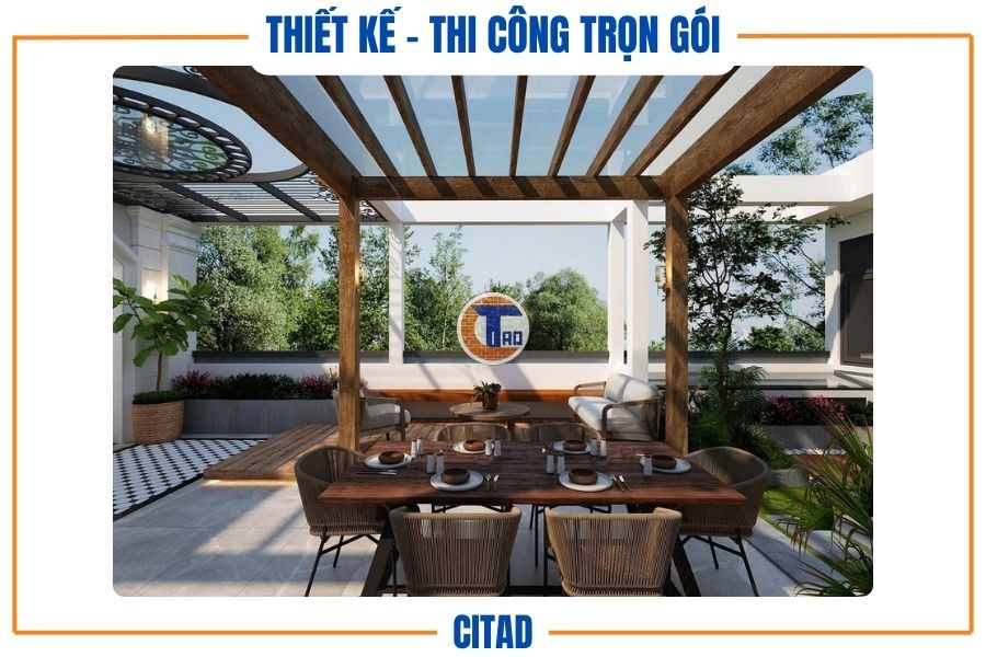 Thiết kế nhà phố 4 tầng Tân cổ điển kết hợp Hiện đại | CITAD 16 Khu vực bàn ăn ngoài trời dưới mái pergola kính kết hợp gỗ