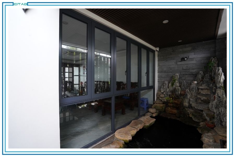 Thi công trọn bộ cửa nhôm kính công trình nhà ở An Giang | Công ty Cổ phần Xây dựng CITAD 9 Thi công trọn bộ cửa nhôm kính công trình nhà ở An Giang - CITAD -vách kính phòng khách
