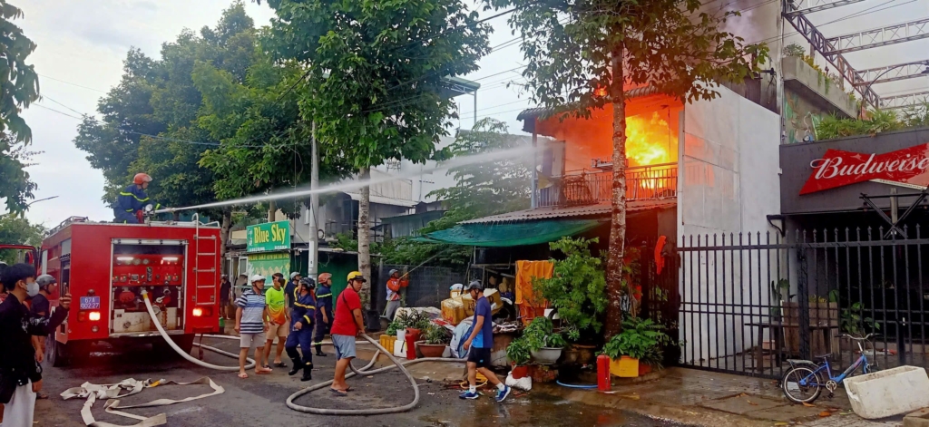 Nhà cháy Lê Văn Nhung